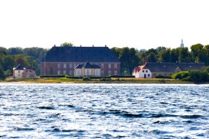 Valdemars Schloss vom Wasser aus